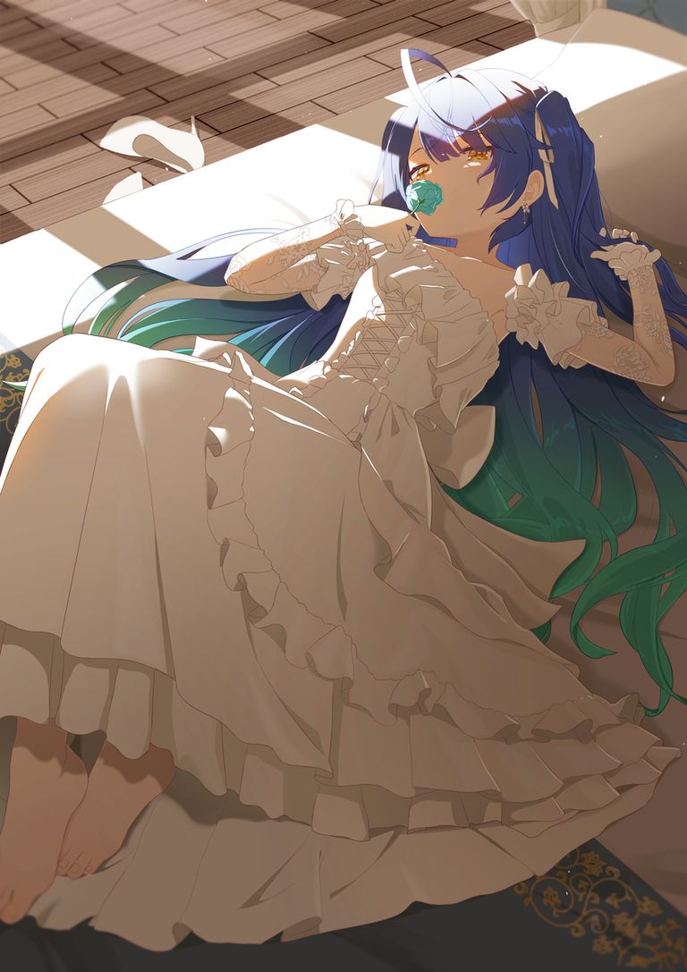 「花在嘴边」插画特辑:唇边的一抹爱意