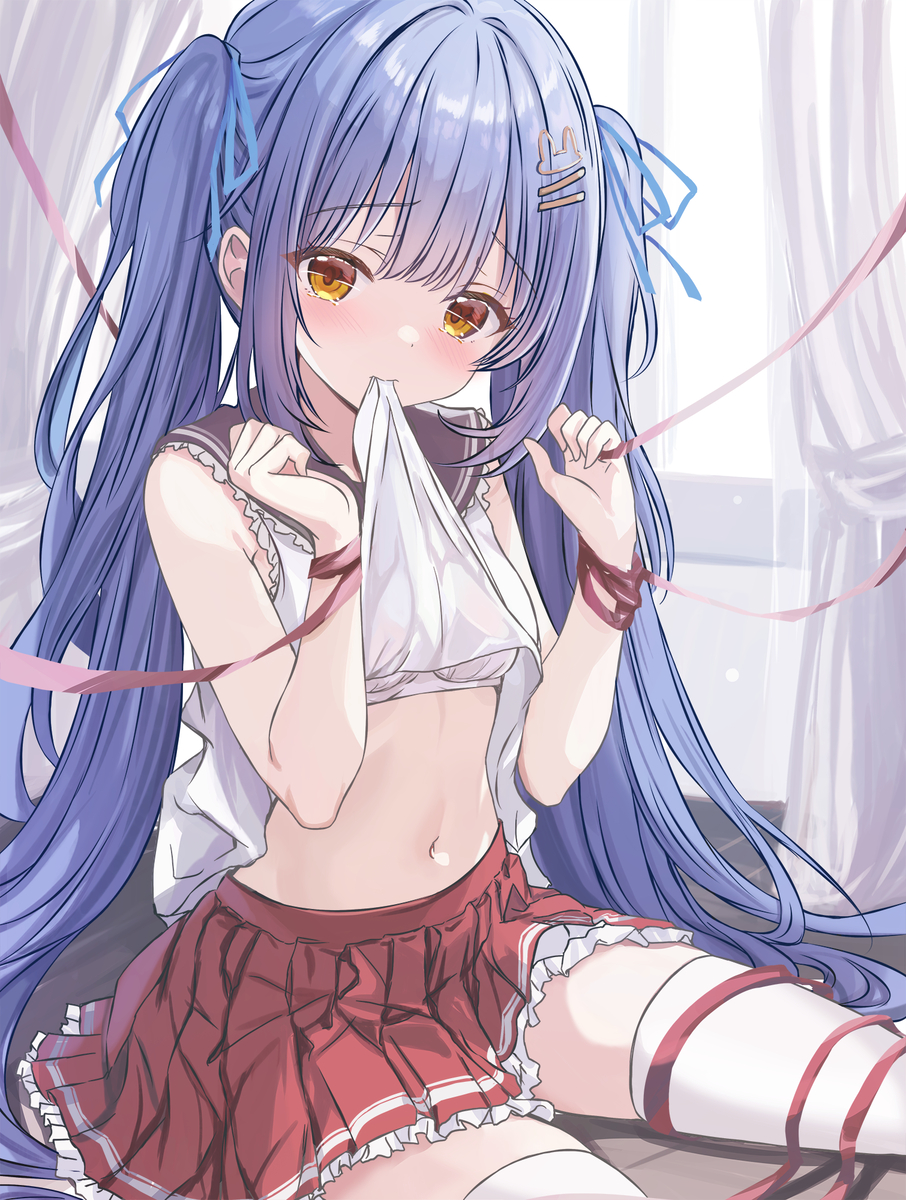 お腹見せ妹